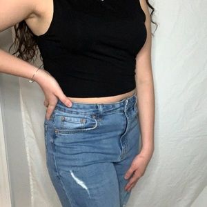 It’s a cute simple Black crop top